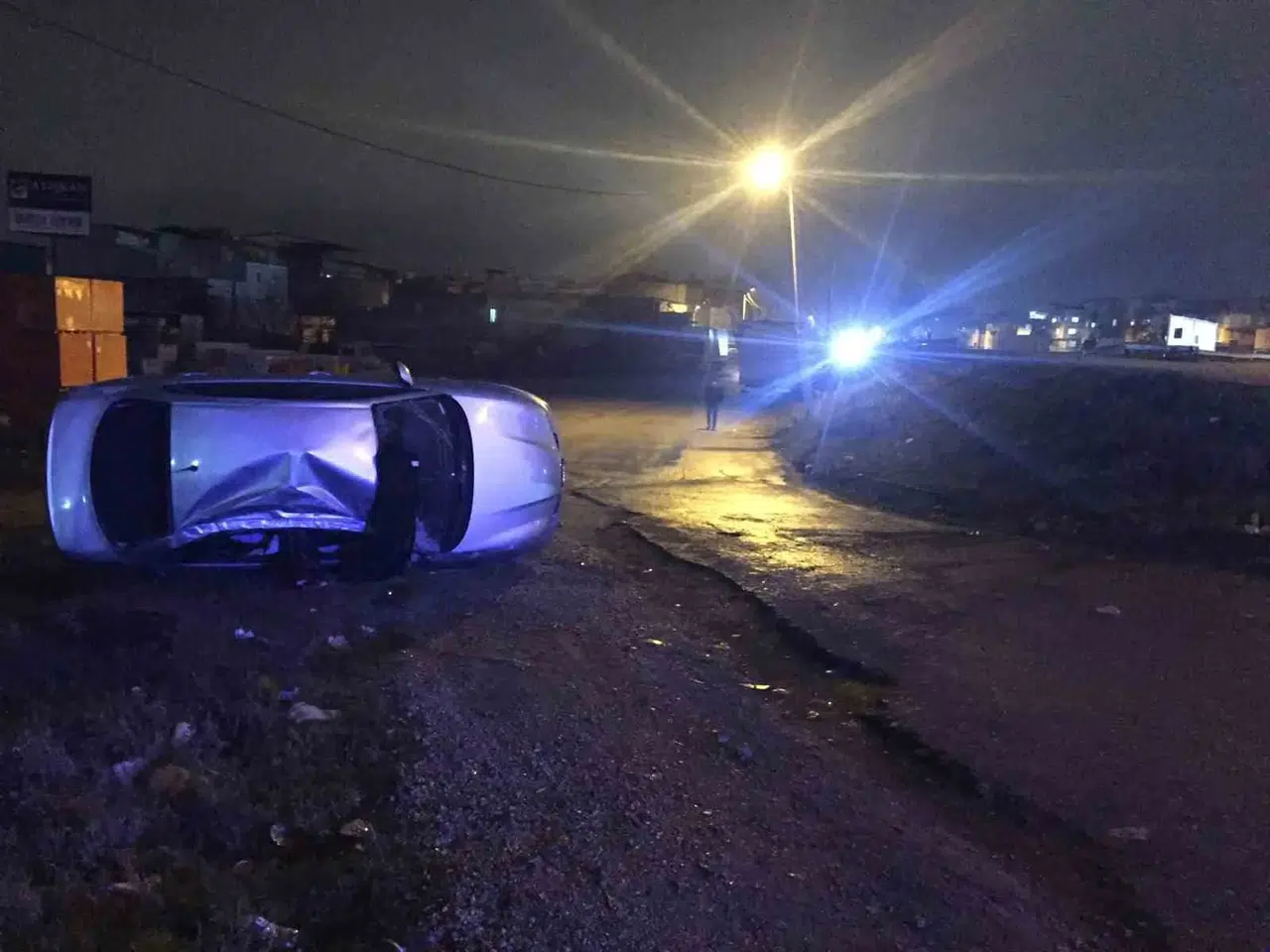 Denetimden Çıkan Araba Takla Attı: 2 Yaralı