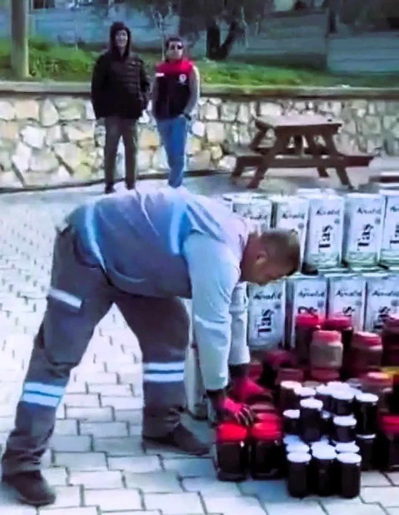 Denizli’de Uydurma 4 Bin 500 Litre Zeytinyağı ile 980 Kilo Bal İmha Edildi