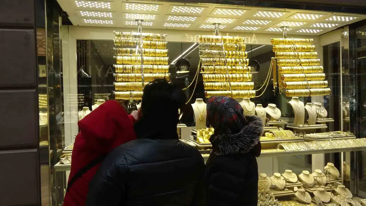 Düğünlerin Vazgeçilmeziydi Artık Seyirlik Oldu