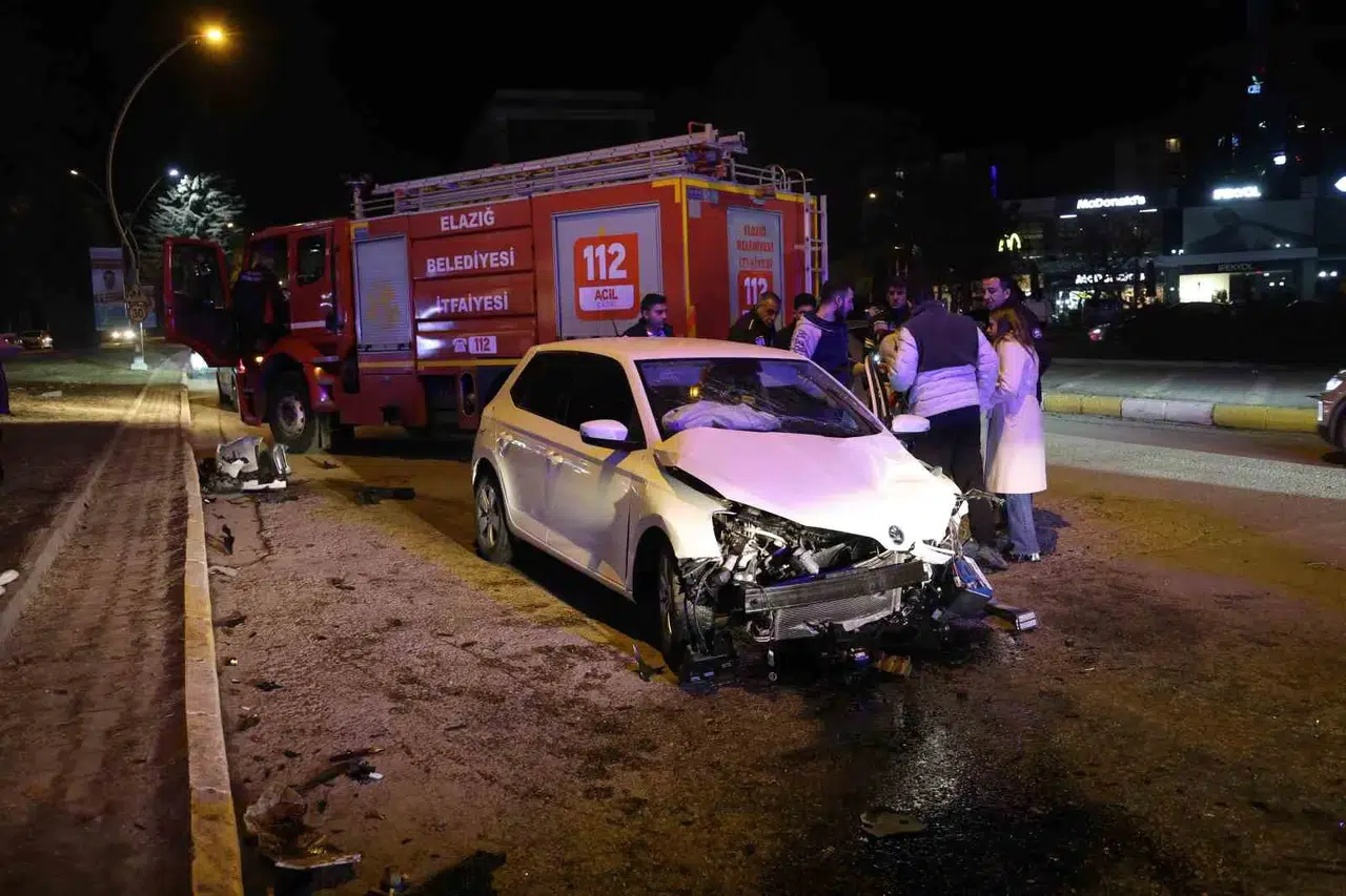 Elazığ’da Trafik Kazası: 5 Yaralı