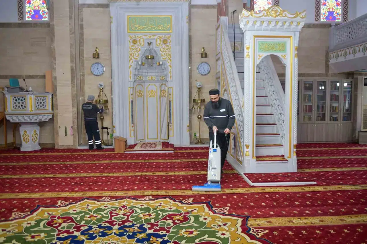 Esenyurt’ta İbadethaneler Taban Köşe Temizleniyor