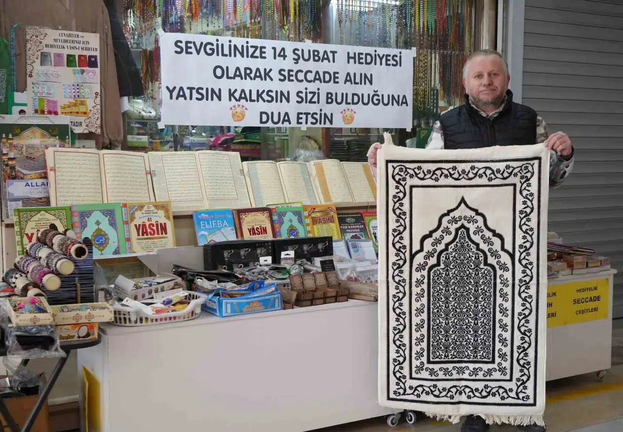 Esnaftan Dikkat Çeken Sevgililer Günü’ne Özel Armağan Önerisi: "Yatsın Kalksın Sizi Bulduğuna Dua Etsin"