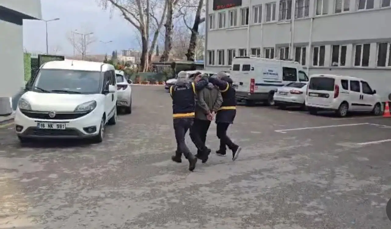 Evvel Hırsızlık Yapıp Sonra İşyerini Sahibi Öldüren Zanlı Tutuklandı
