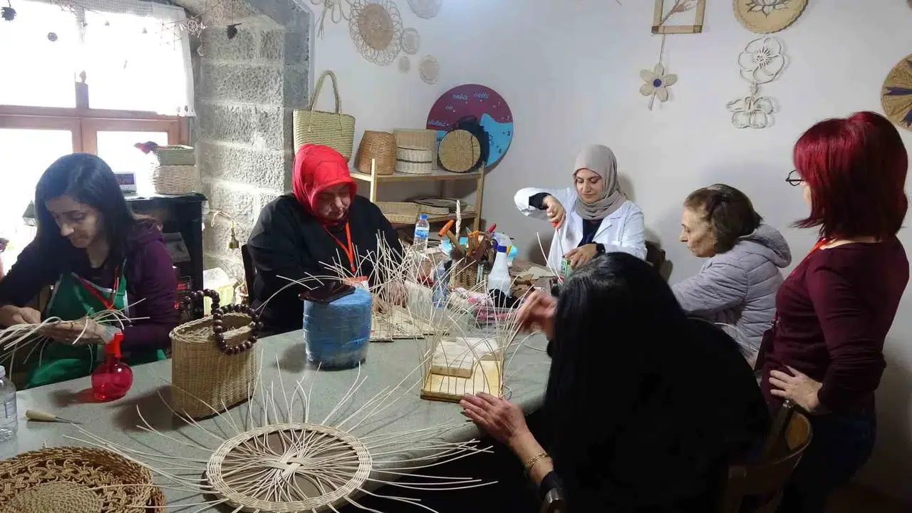 Evvelden Yük Taşımada Kullanılıyordu Artık Süs Eşyası Olarak Tercih Ediliyor