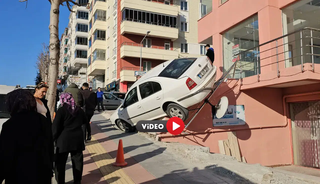 Gören Herkes Bunu Sordu, Otomobil Buraya Nasıl Çıktı?