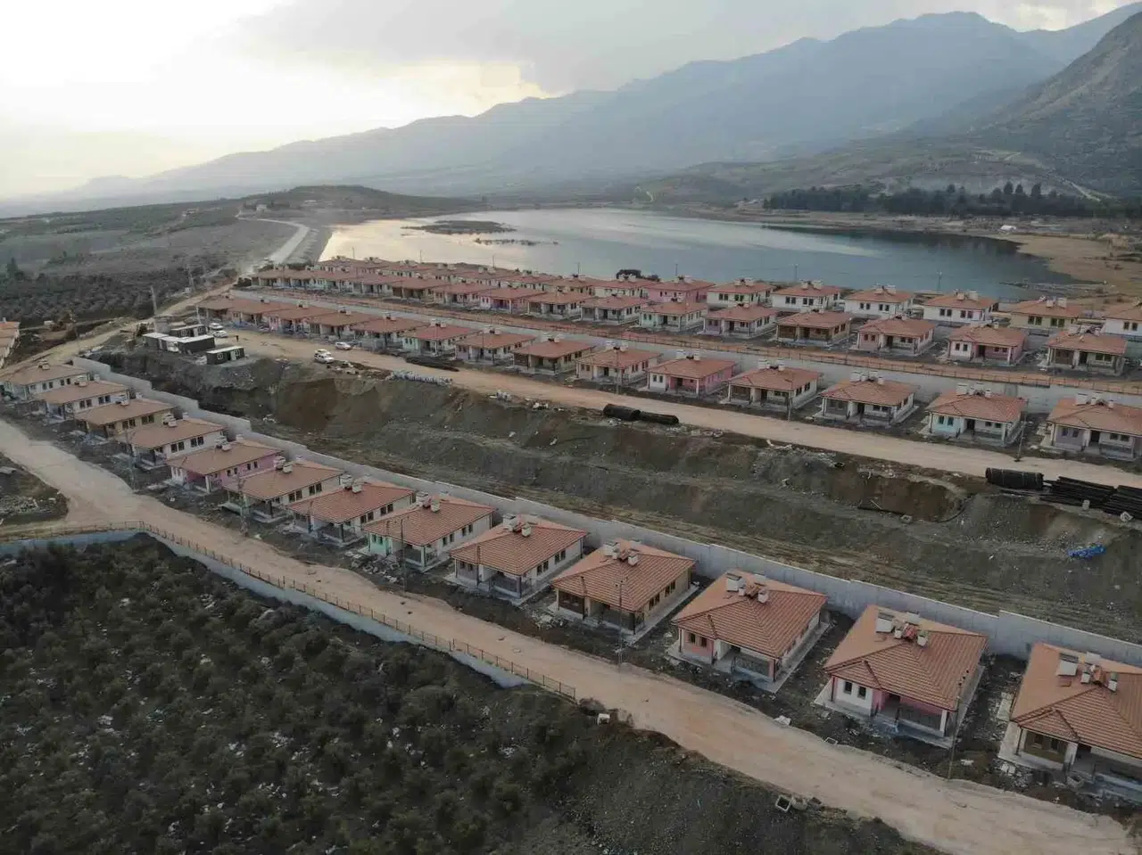 Hassa’da Göl ve Amanos Dağları Görüntülü 206 Köy Konutunda Ömür Mart Ayında Başlayacak