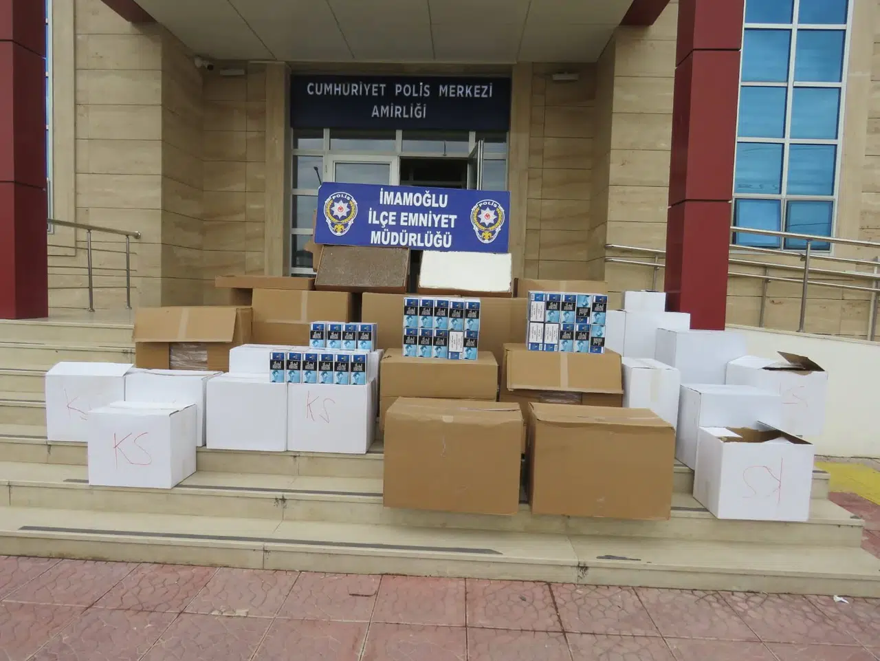 İmamoğlu’nda 150 Bin Kaçak Makaron ve 280 Bin Sigara Ele Geçirildi