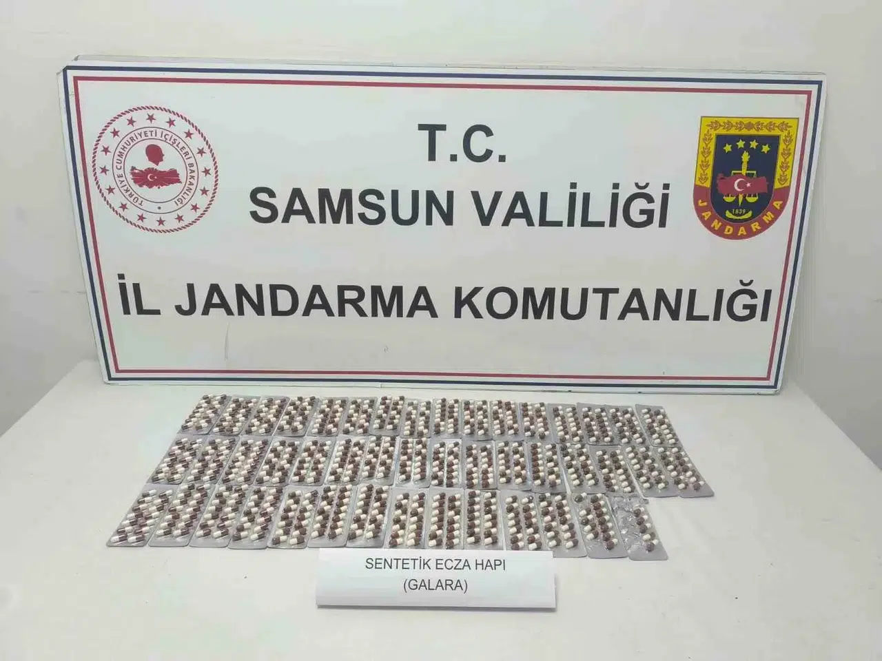 Jandarma Uyuşturucu Unsur Ele Geçirdi
