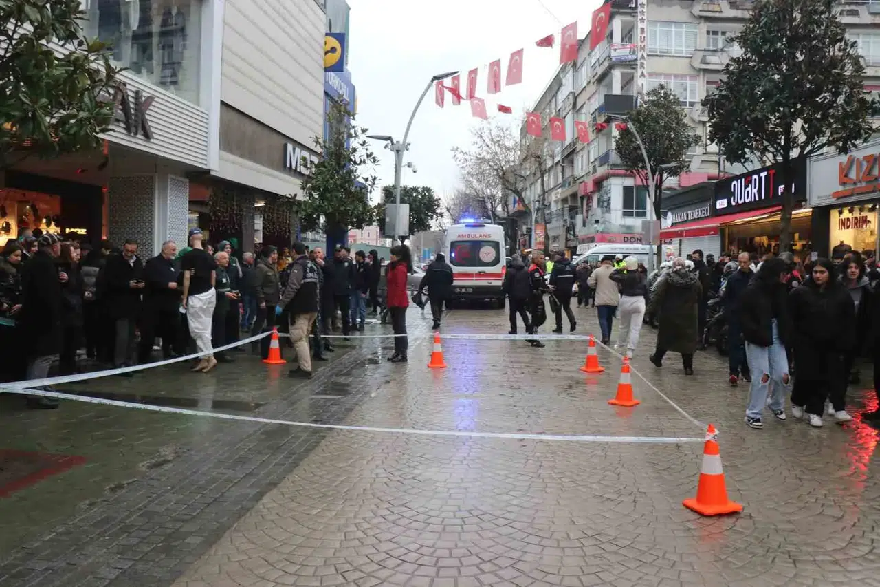 ’Kalp Krizi’ Geçiren Cansız Modeli Görünce Hayrete Düştüler