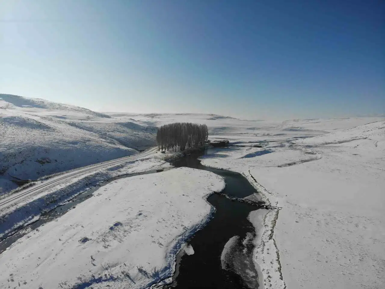 Kars Çayı’nda Mest Edici Kış Görünümü
