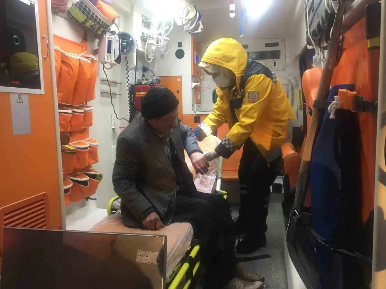 Kastamonu’da Karla Kaplanan Köylerde Mahsur Kalan Hastalar İçin Seferber Olundu