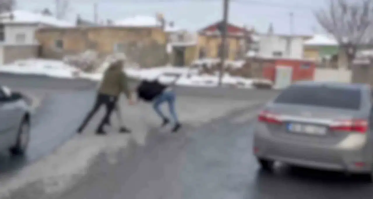 Kayseri’de Eş Vakitli Uyuşturucu Operasyonu: 19 Gözaltı