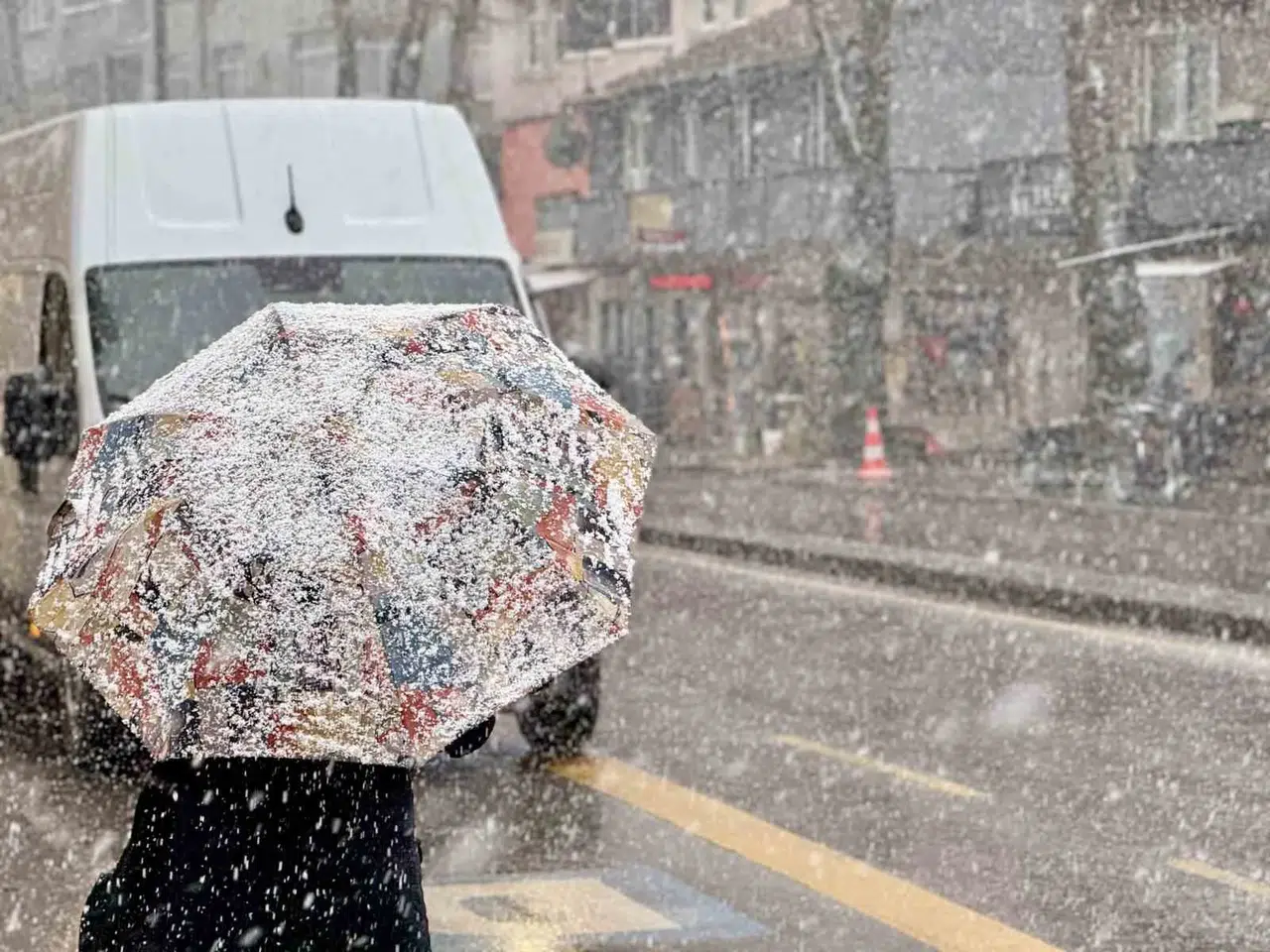 Kent Merkezinde Lapa Lapa Kar Yağışı Başladı