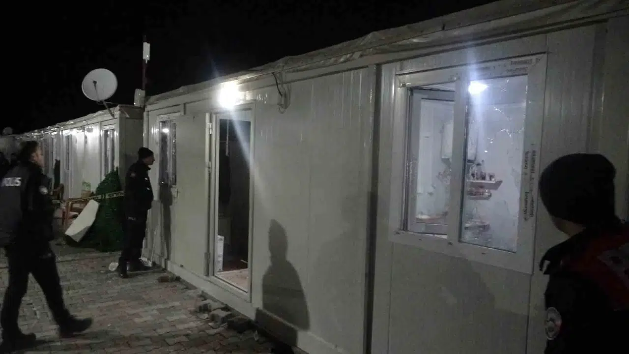 Malatya’da Bıçaklı Hücuma Uğrayan Polis Memuru Yaralandı