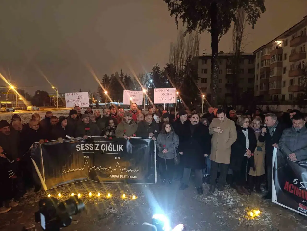 Malatya’da Zelzelede Hayatını Kaybedenler 04.17’de Unutulmadı