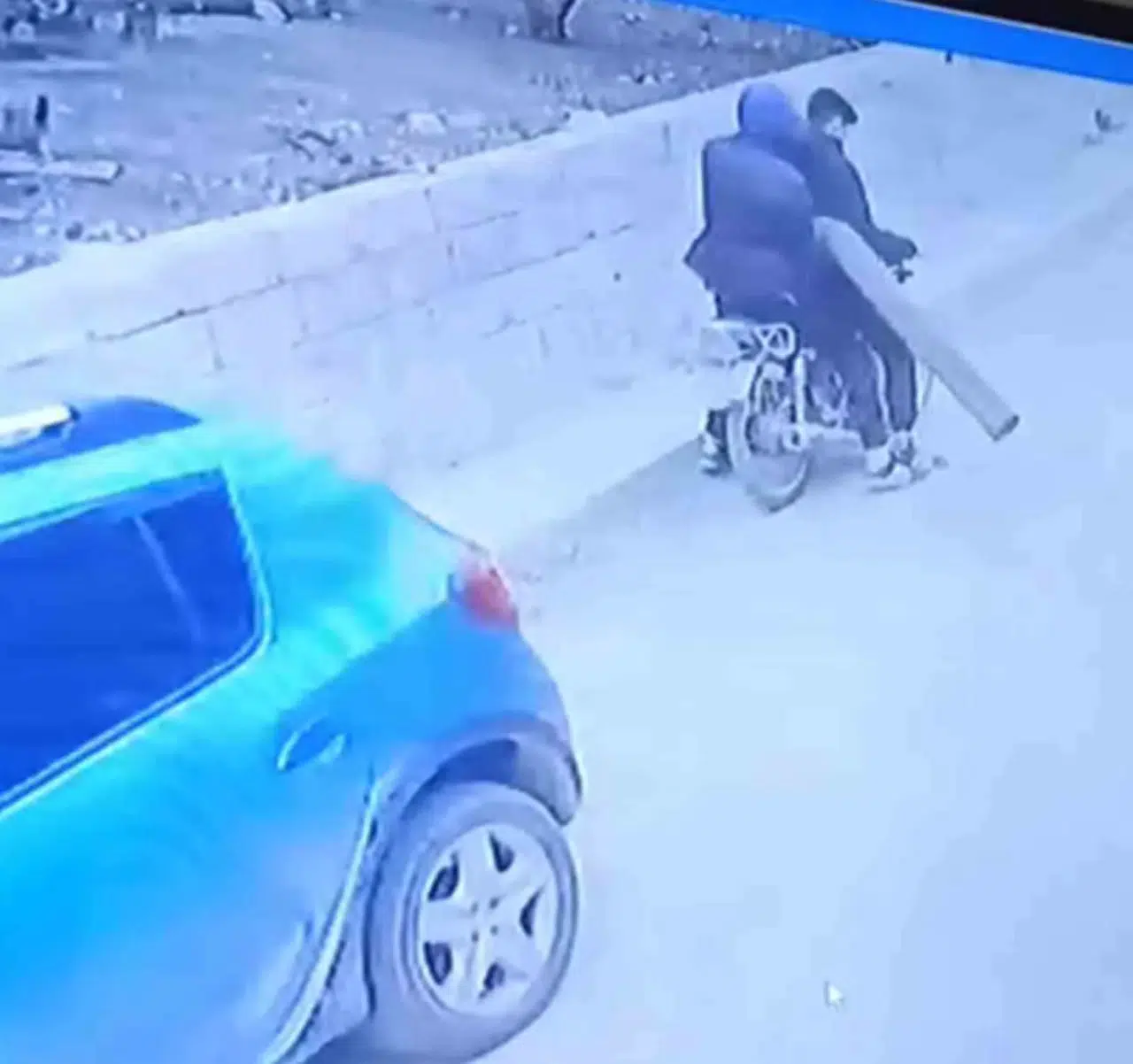 Motosikletle Gelip Meskenin Bahçesindeki Su Motorunu Çaldılar: O Anlar Kamerada