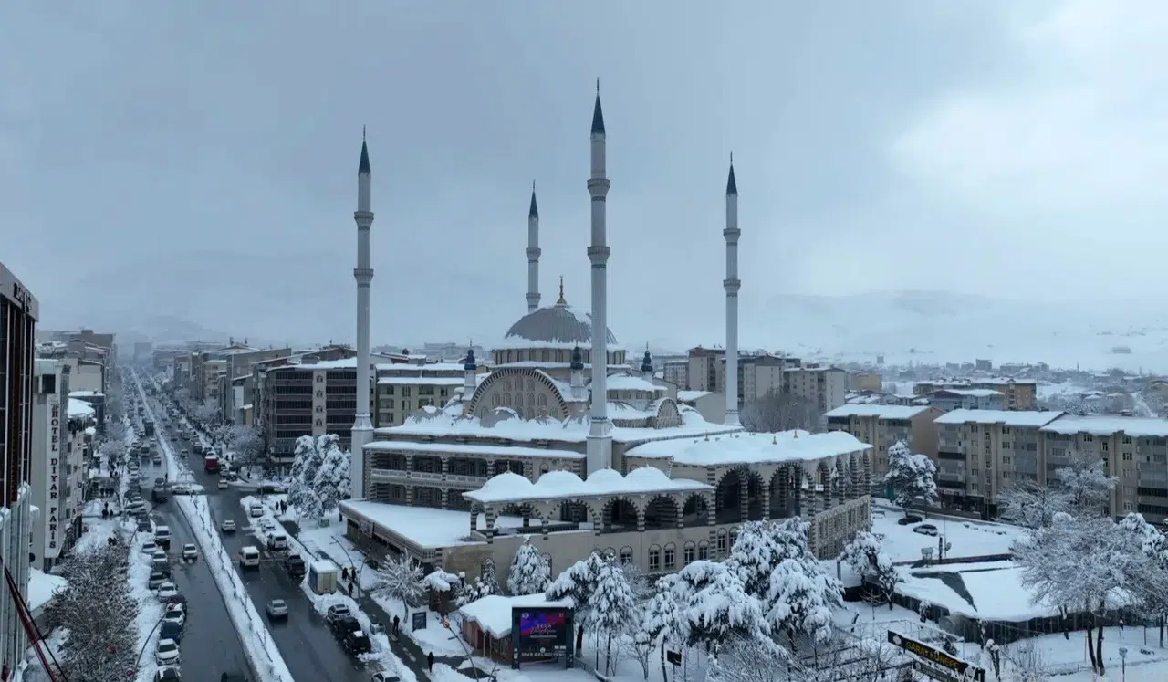 Muş’un Karla Kaplı Eşsiz Hoşlukları Havadan Görüntülendi