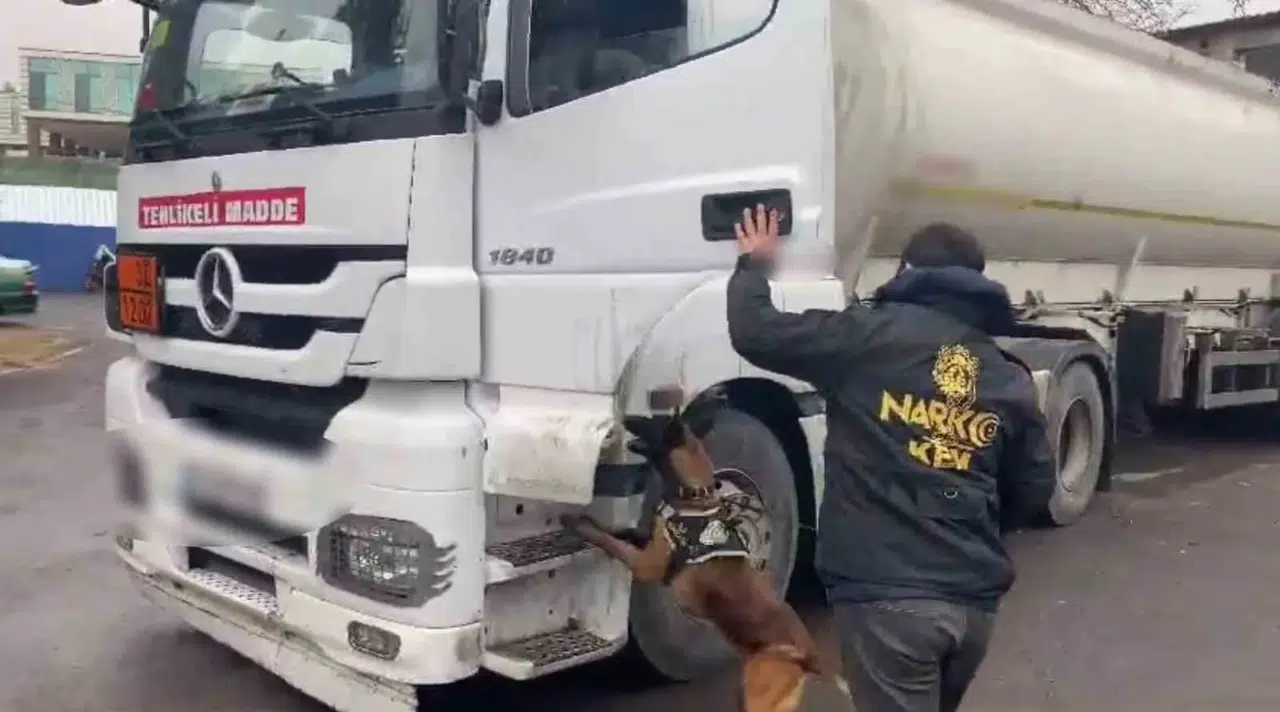 Niğde’de Kuşkulu Araçta Uyuşturucu Unsur Ele Geçirildi