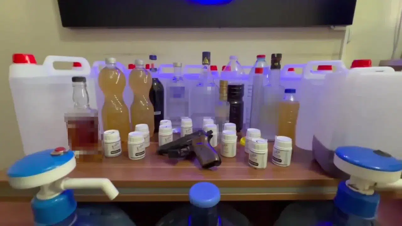Polis, Damacanalarda Litrelerce Düzmece Alkol Ele Geçirdi
