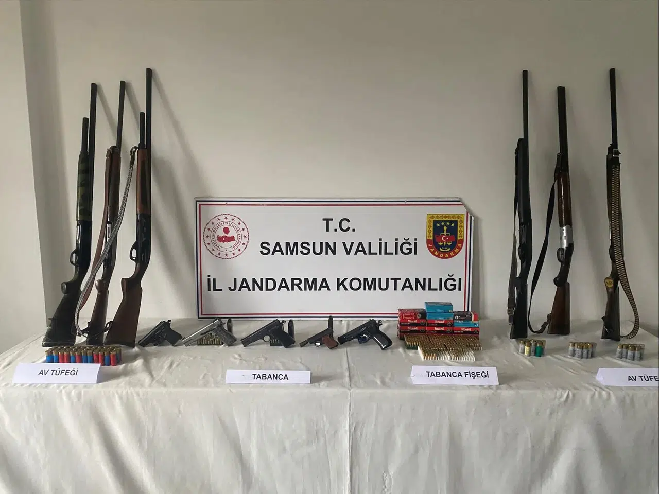Samsun’da Ruhsatsız Silah ve Mühimmat Ele Geçirildi