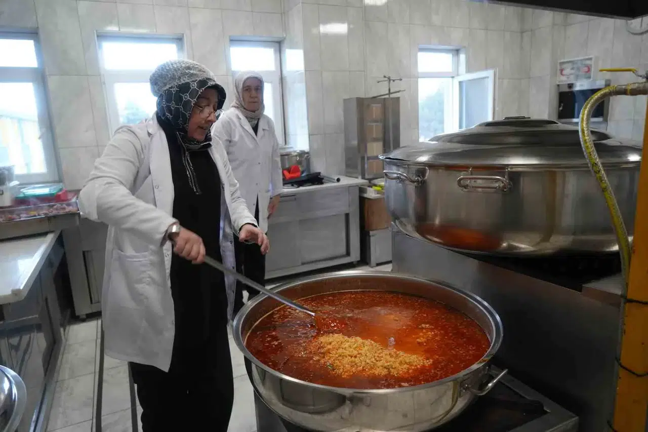 Samsun’daki Liseden Her Gün 300 Öğrencisine Fiyatsız Yemek