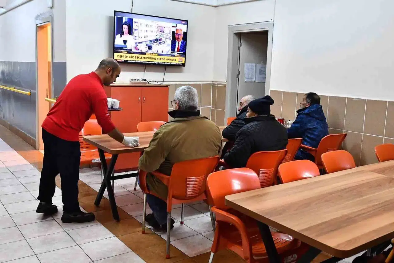 Soğuk Kış Günlerinde Evsizlere Sıcak Yuva