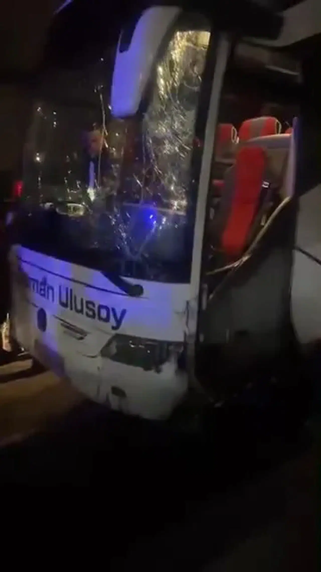 Sürücü Kötüleşti, Direksiyona Geçen Bayan Yolcu Faciayı Önledi
