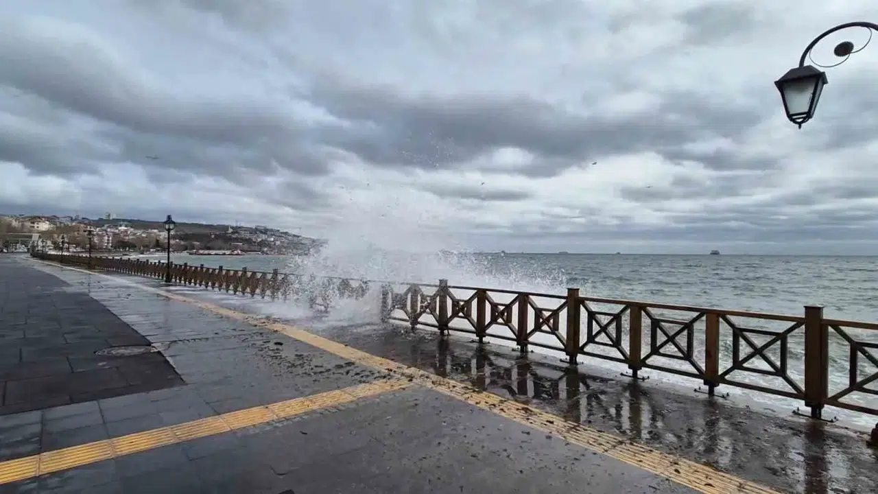 Tekirdağ Kıyılarında Şiddetli Poyraz Tesirli Oldu