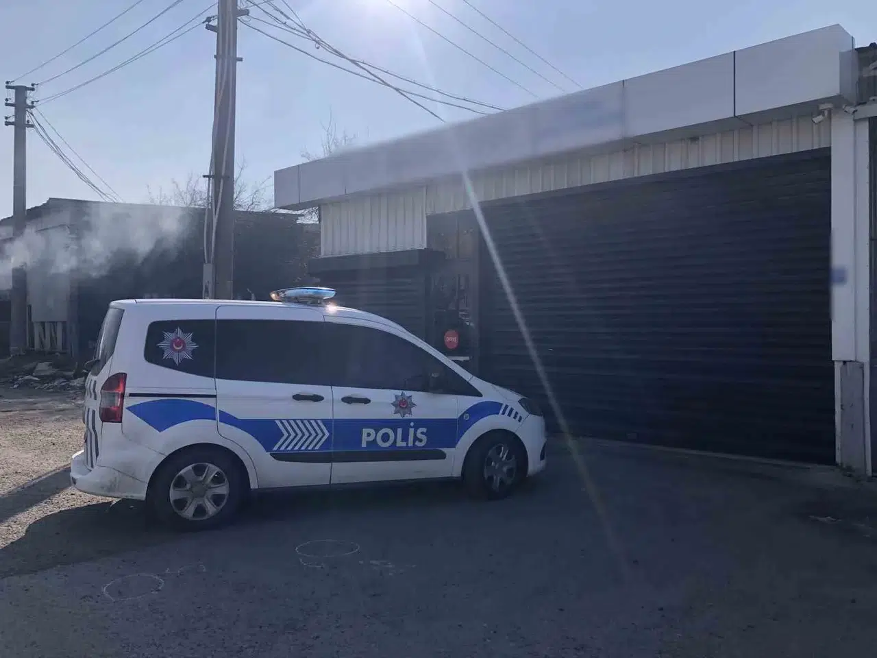 Tekirdağ’da Yüzü Maskeli Şahıs İş Yerine Kurşun Yağdırdı: O Anlar Kamerada