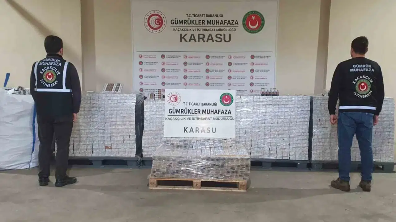 Ticaret Bakanlığı Gümrük Muhafaza Ekiplerinden Kaçak Makaron ve Sigara Operasyonları