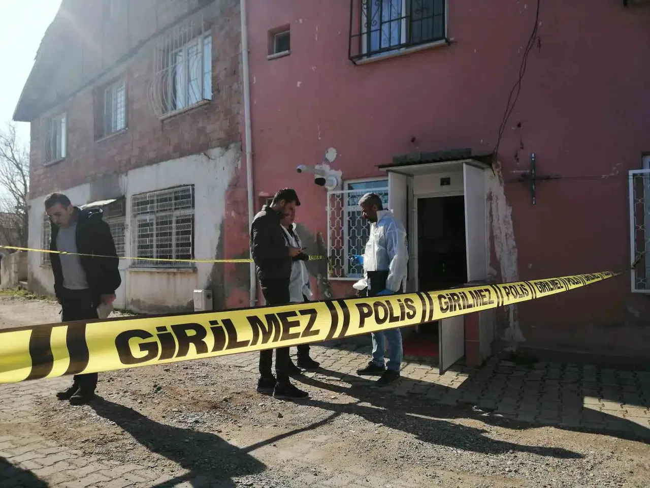 Tokat’ta Kan Donduran Olay: Baba Oğlunu Keser ile Öldürdü