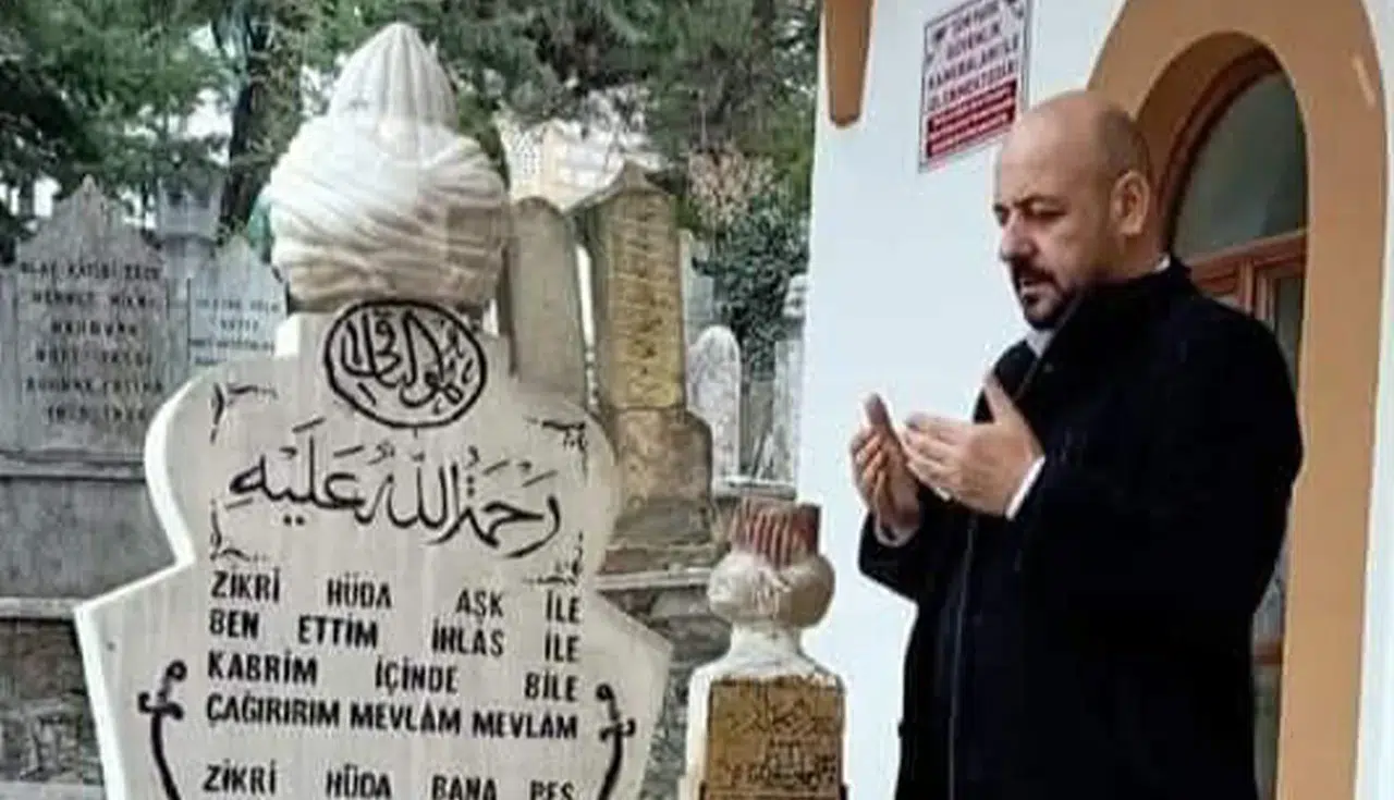 ‘Biz Din Adamlarına Değil Din Adamı Görünümlü Hainlere Karşıyız’
