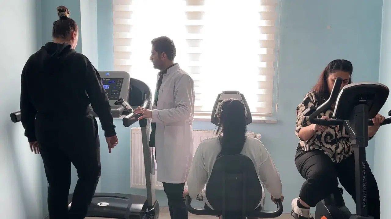 Yüksekova’da ’Sağlıklı Hayat Merkezi’ Şifa Dağıtıyor