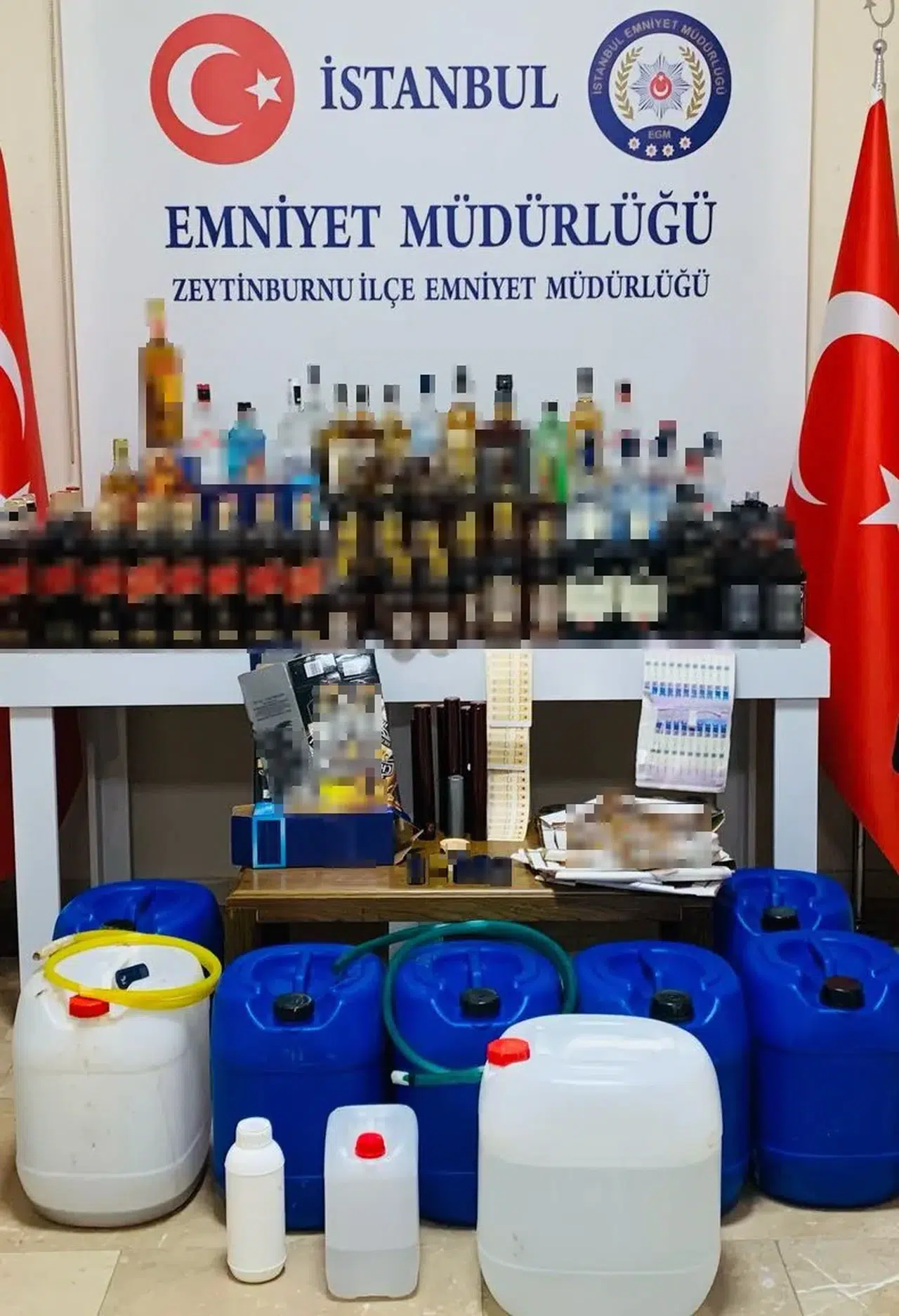 Zeytinburnu’nda Depoya Uydurma Alkol Baskını: 155 Şişe Düzmece Alkol ve 190 Litre Etil Alkol Ele Geçirildi
