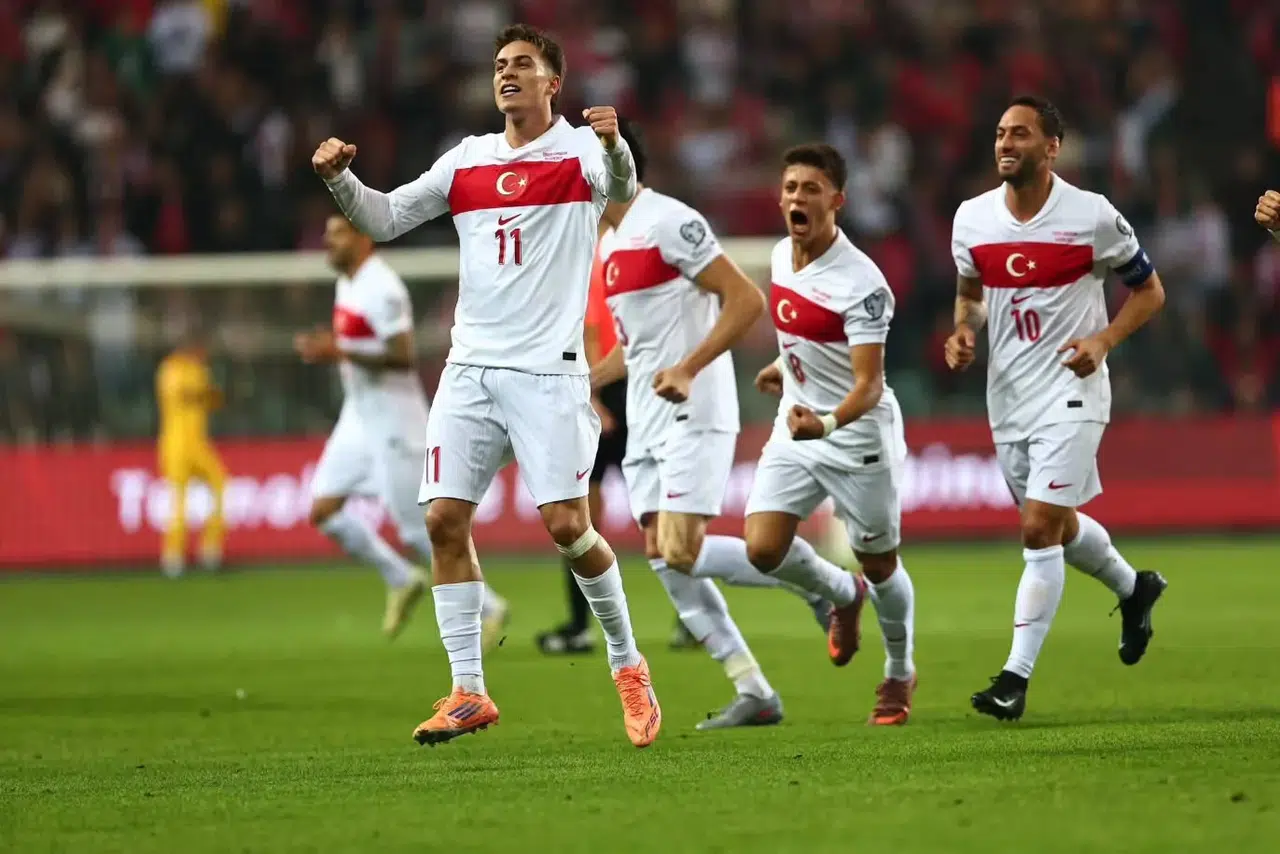 Tahtasız: Çılgın Türkler Geliyor!