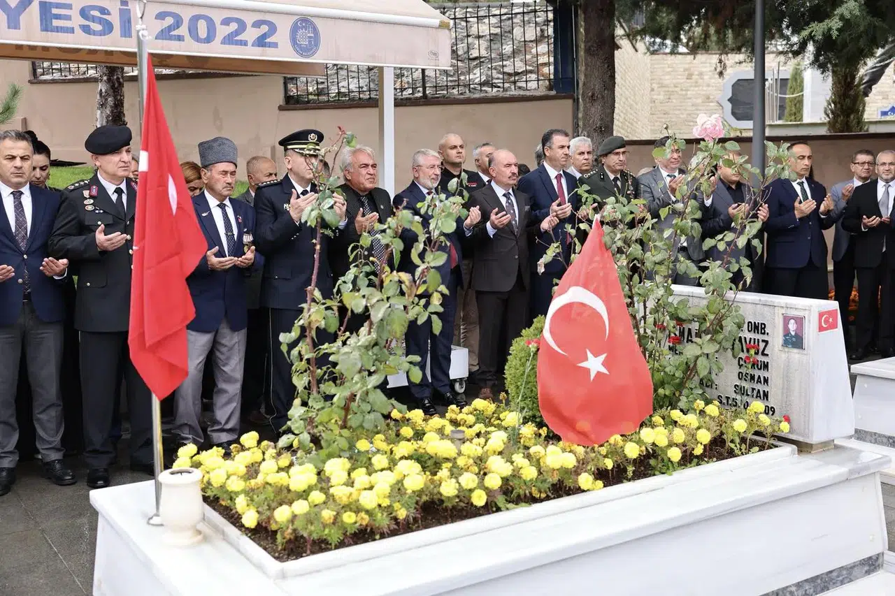 Gençlik ve Spor’dan Şehitliğe Ziyaret