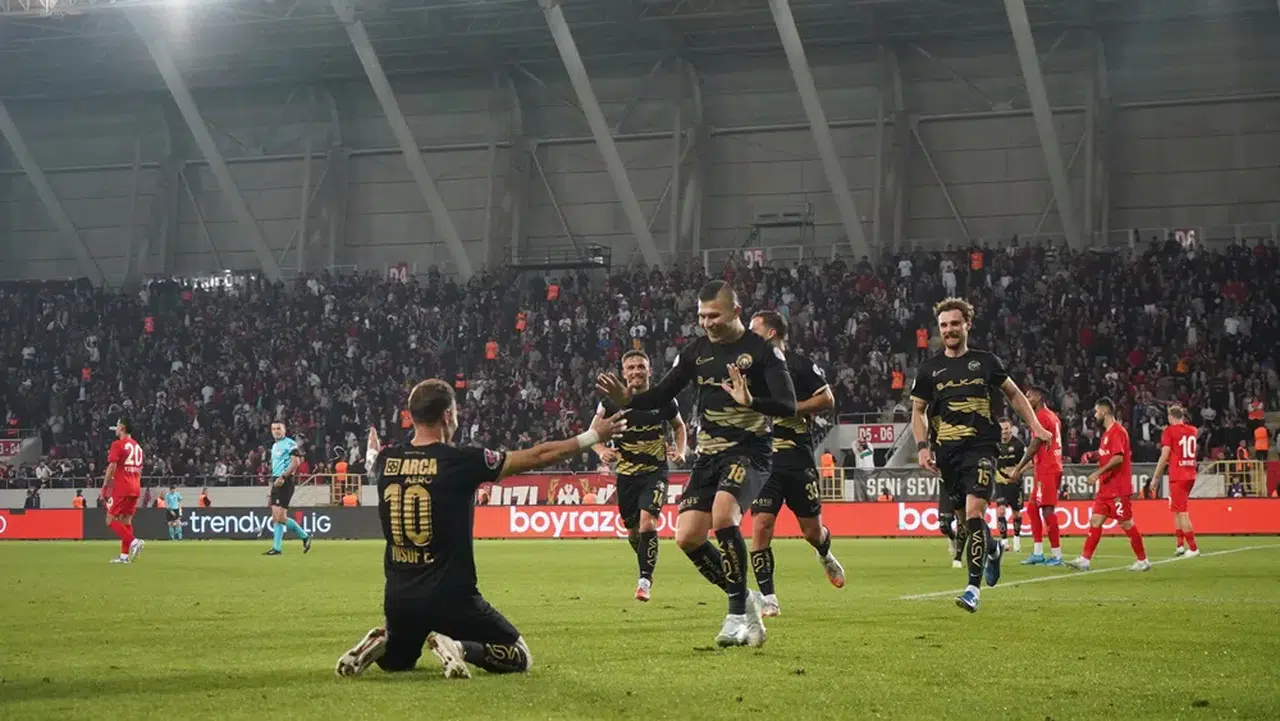 Maçın Oyuncusu Samudio Oldu