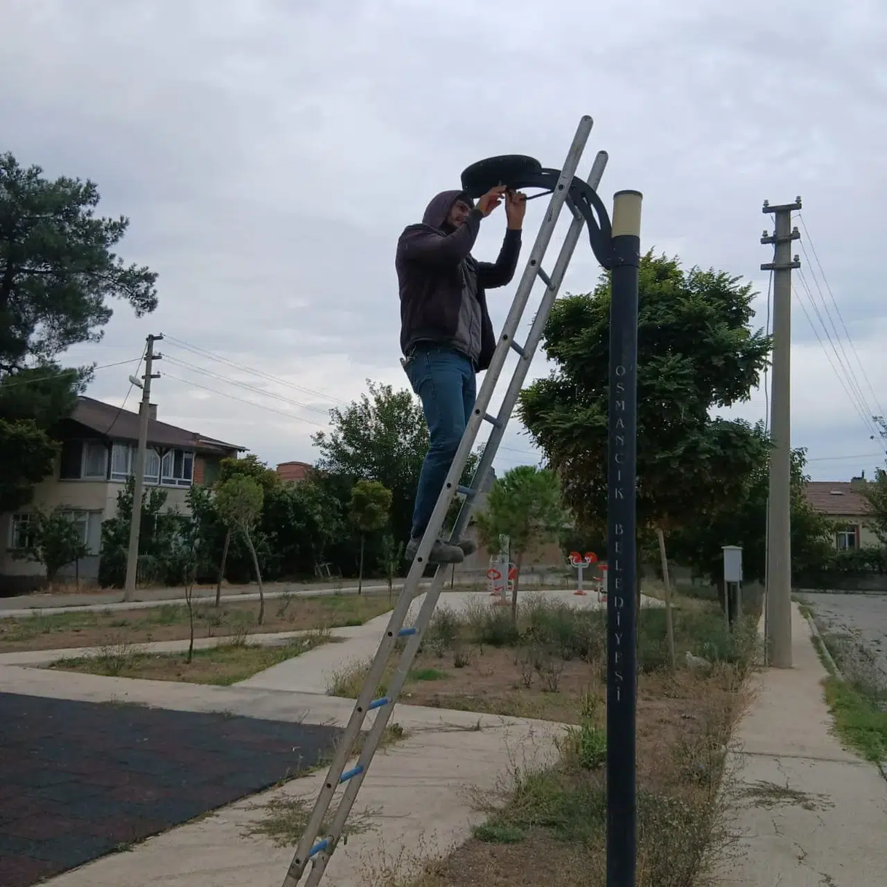 Kandiber Kalesi ve Parklarda Aydınlatma Bakımı Yapıldı
