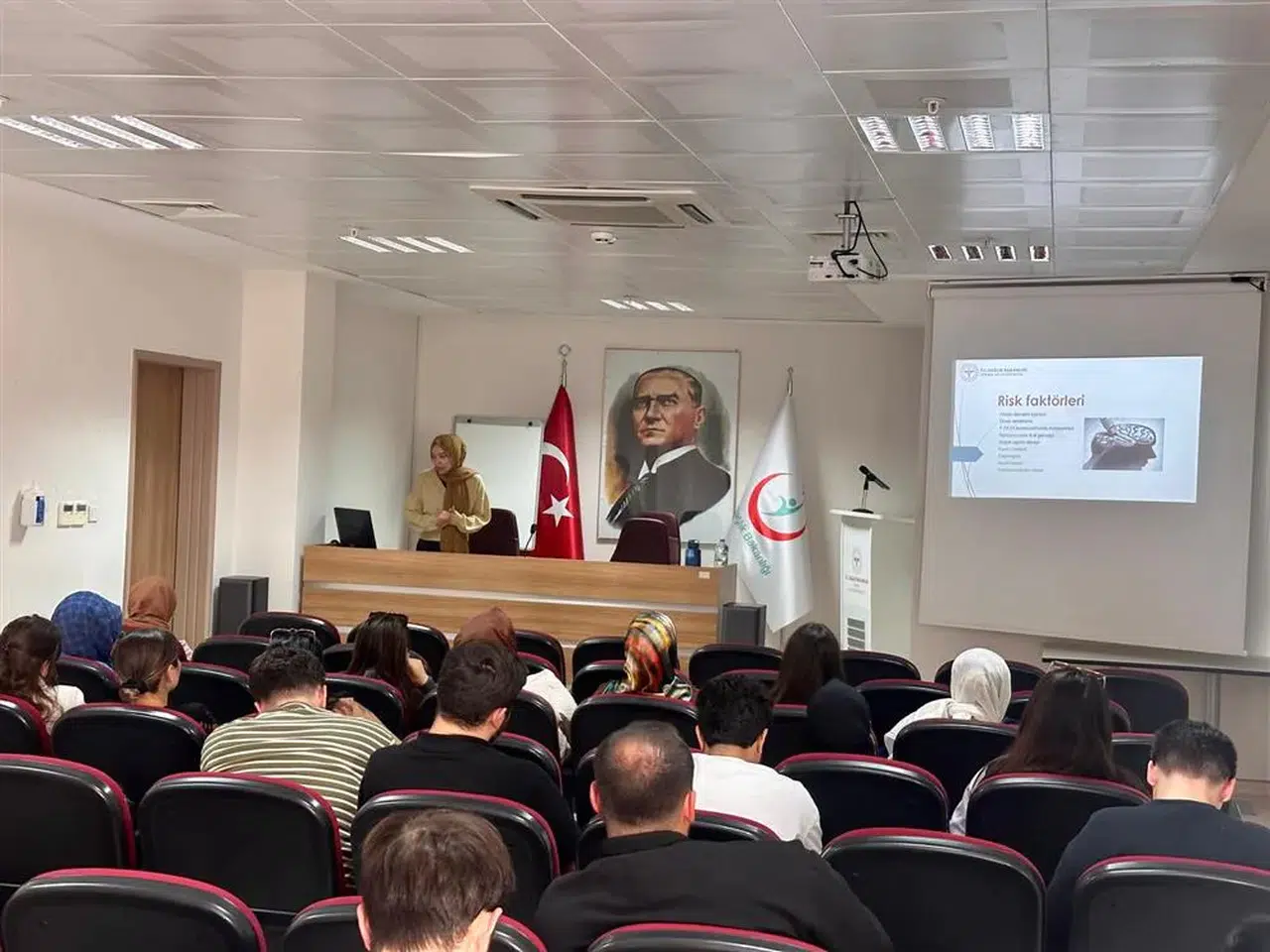 Sağlık Personeline Kalp Sağlığı ve Alzheimer Eğitimi Verildi