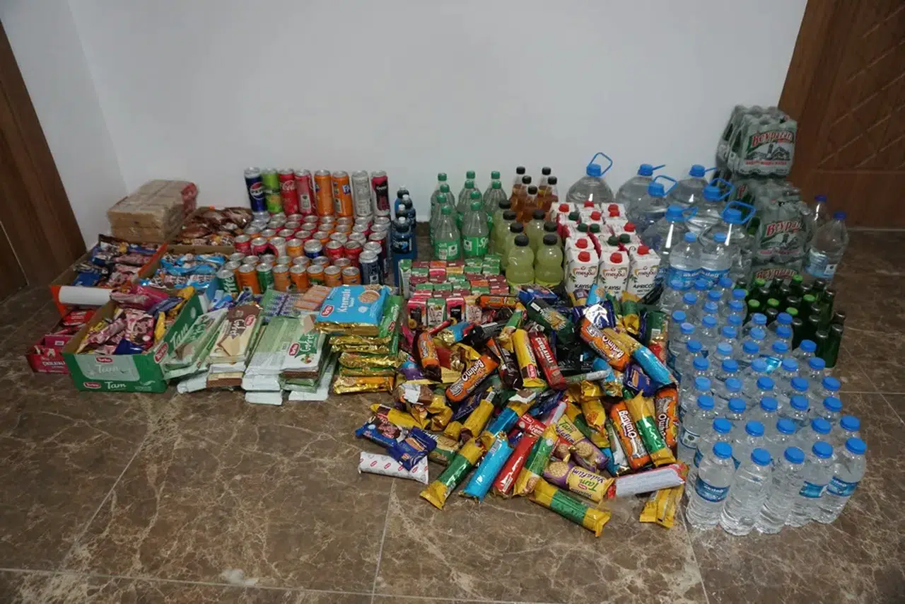 Bakkalda Tarihi Geçmiş 1004 Ürün Ele Geçirildi