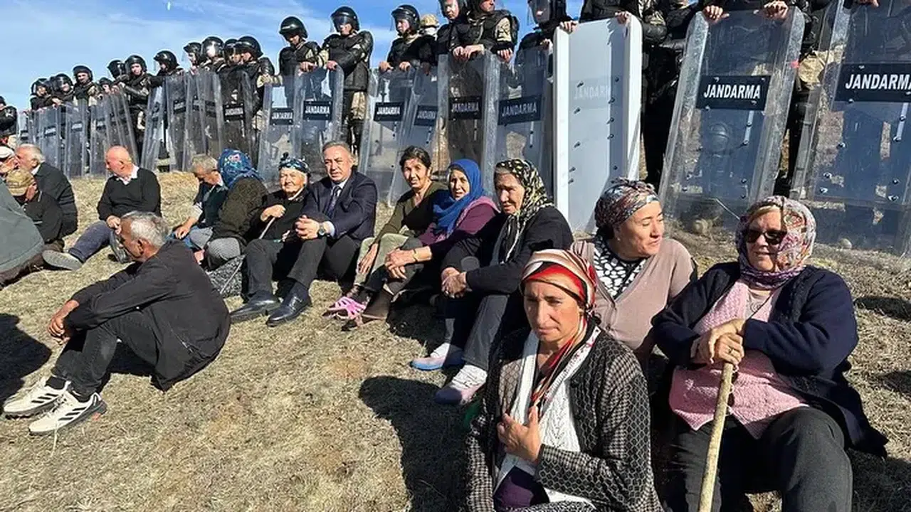 ‘Karakaya Halkının Direnişinde Yanlarındayız’