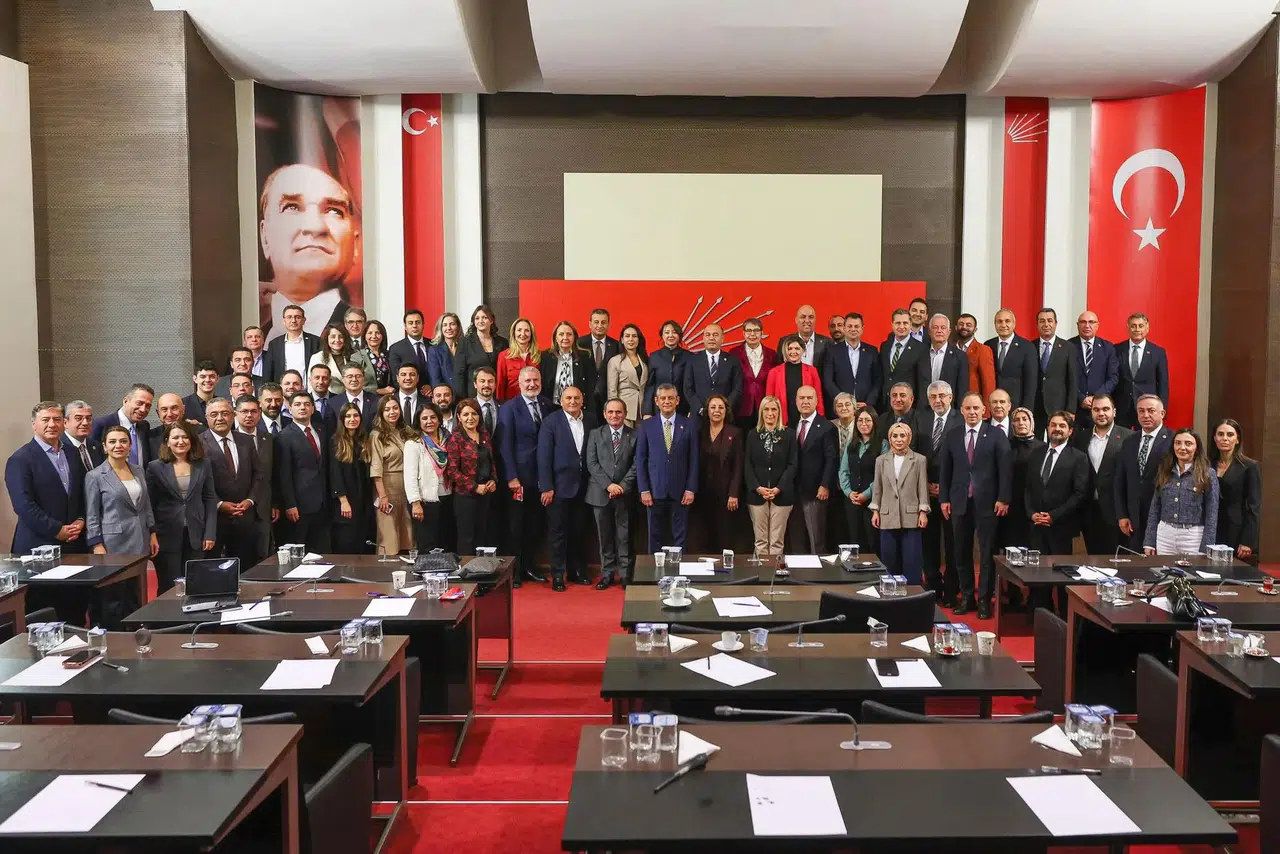 Tahtasız, Kurultay Öncesi Parti Meclisinde