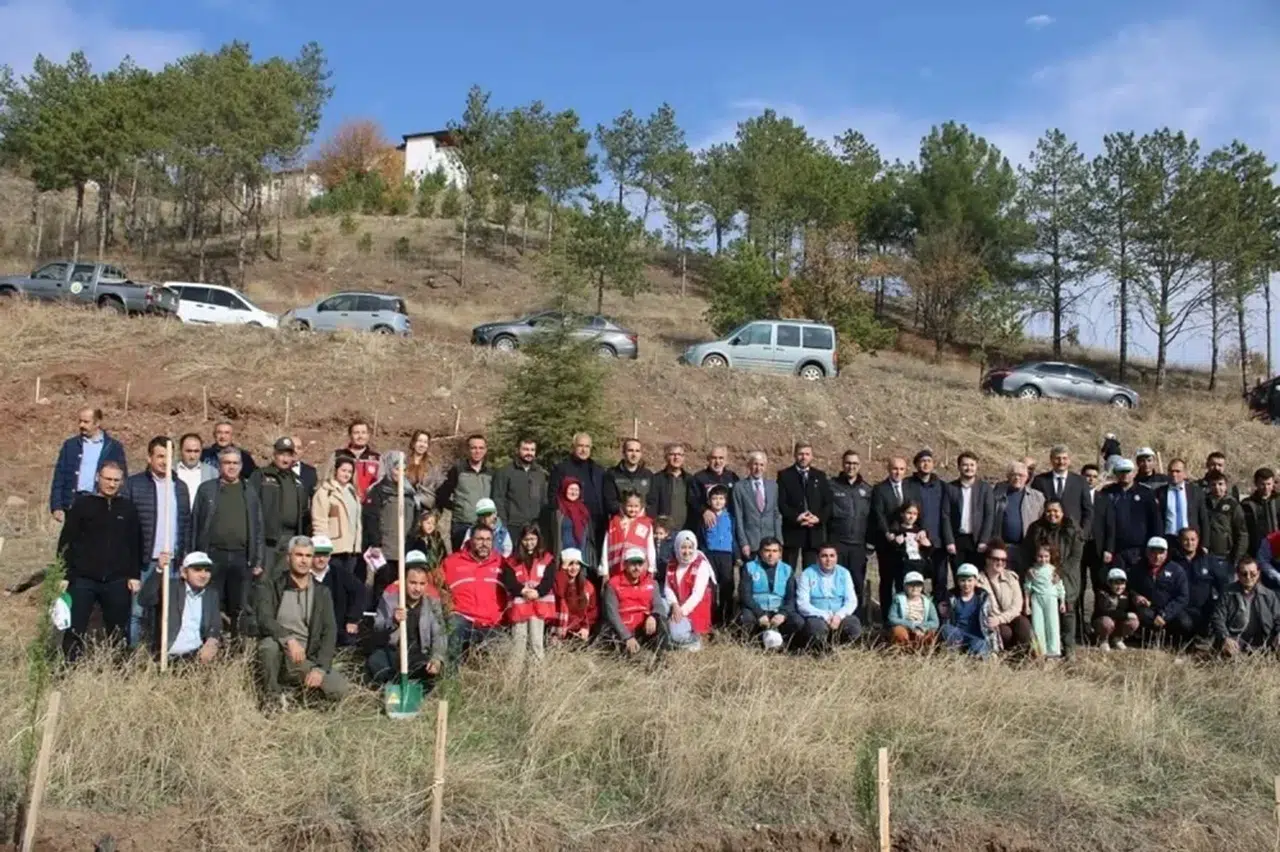 İskilip’te 200 Fidan Toprakla Buluşturuldu