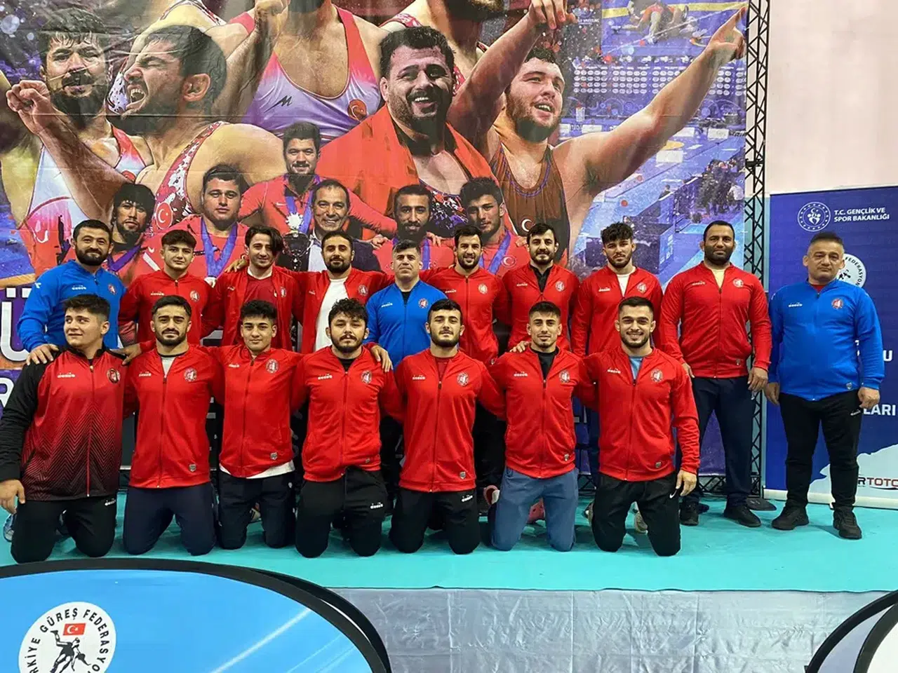 Belediye Güreşçileri 2.Etaba Damga Vurdu