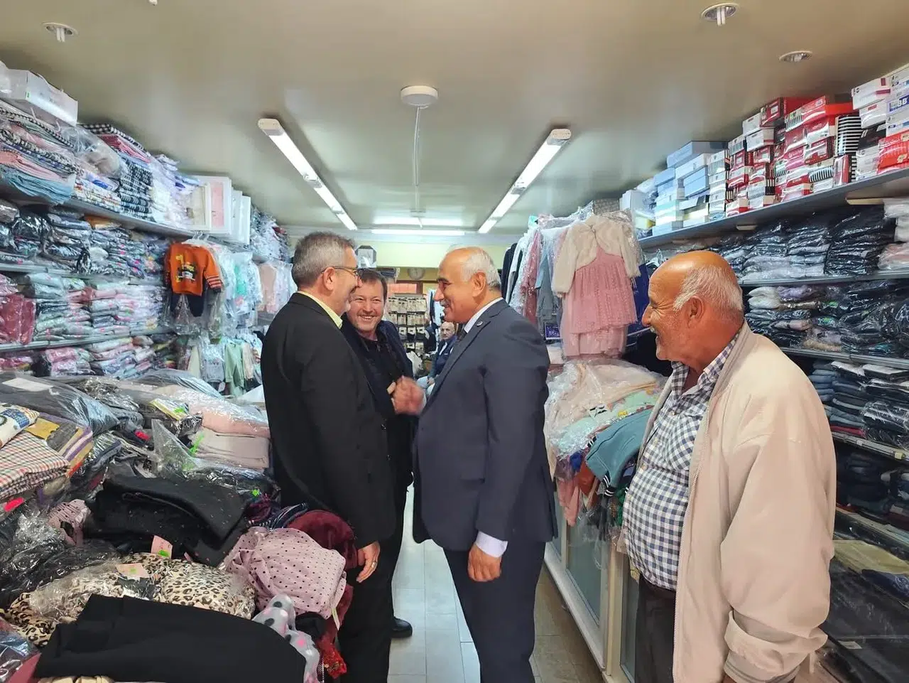 Çizikci ve Demirci Çarşı Esnafını Dinledi