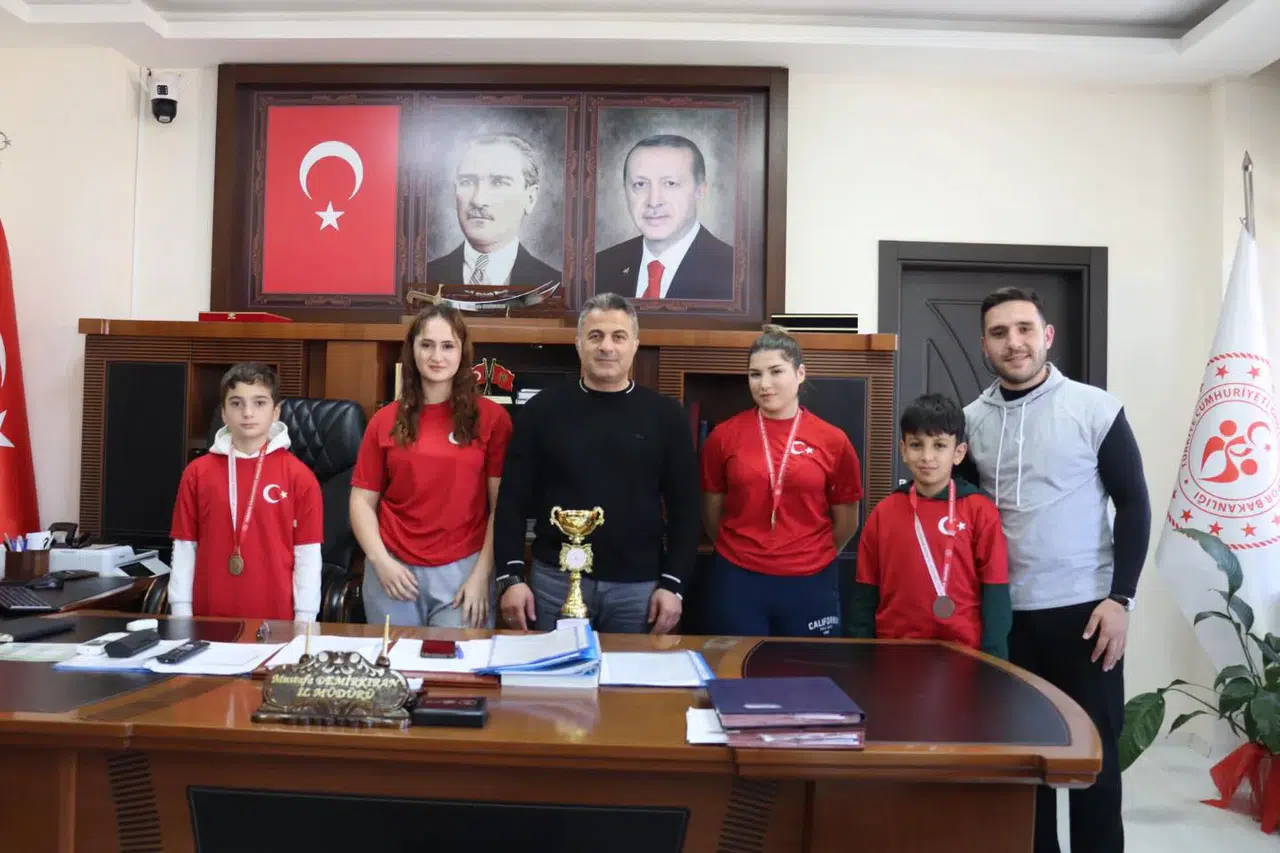 Başarılı Sporculara İl Müdüründen Tebrik
