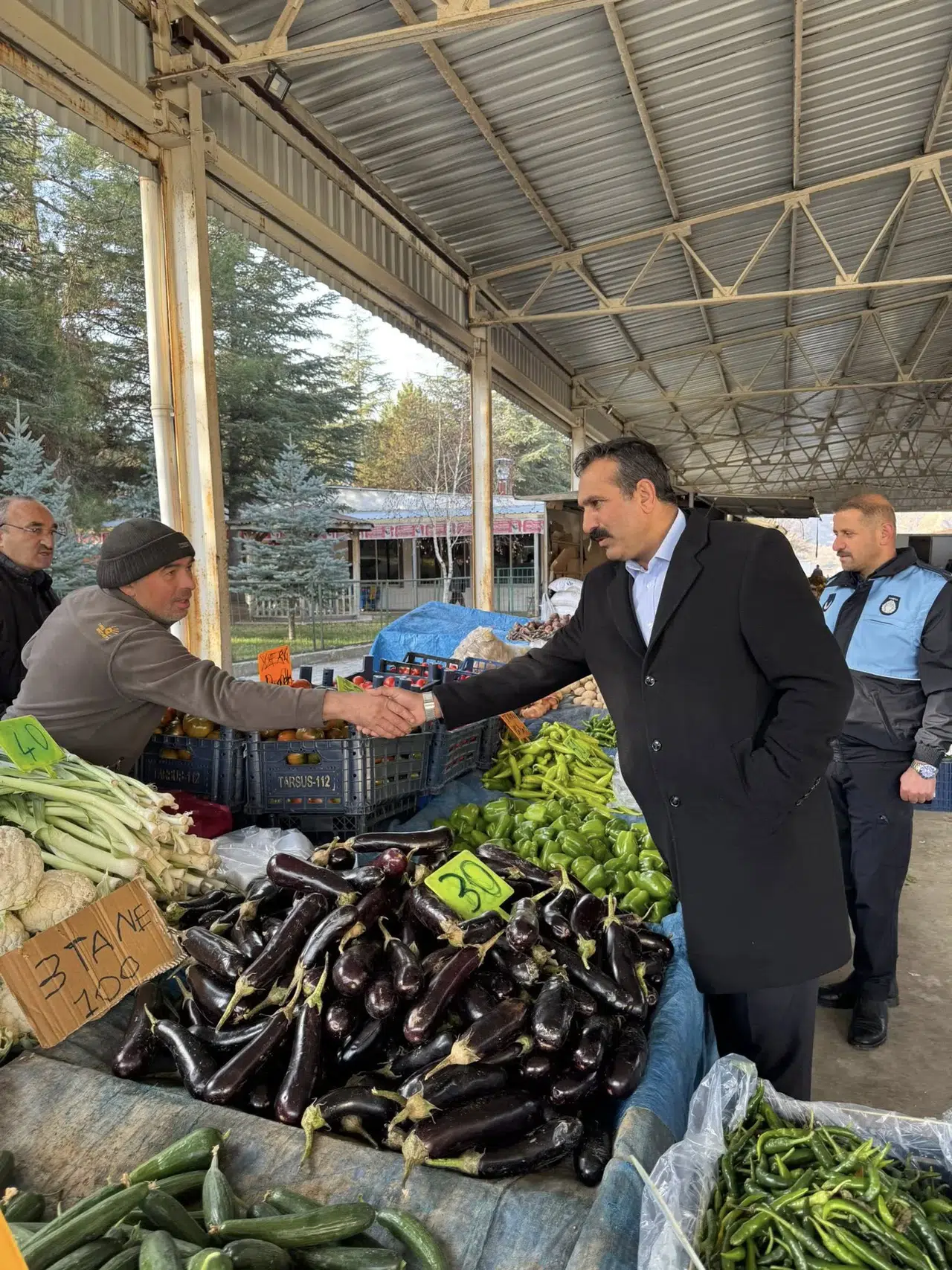 Torun, Pazarda Esnaf ve Vatandaşla Buluştu