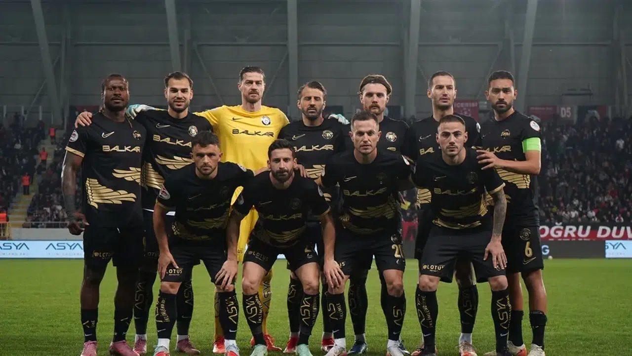 Çavuş’tan Sürpriz Kadro