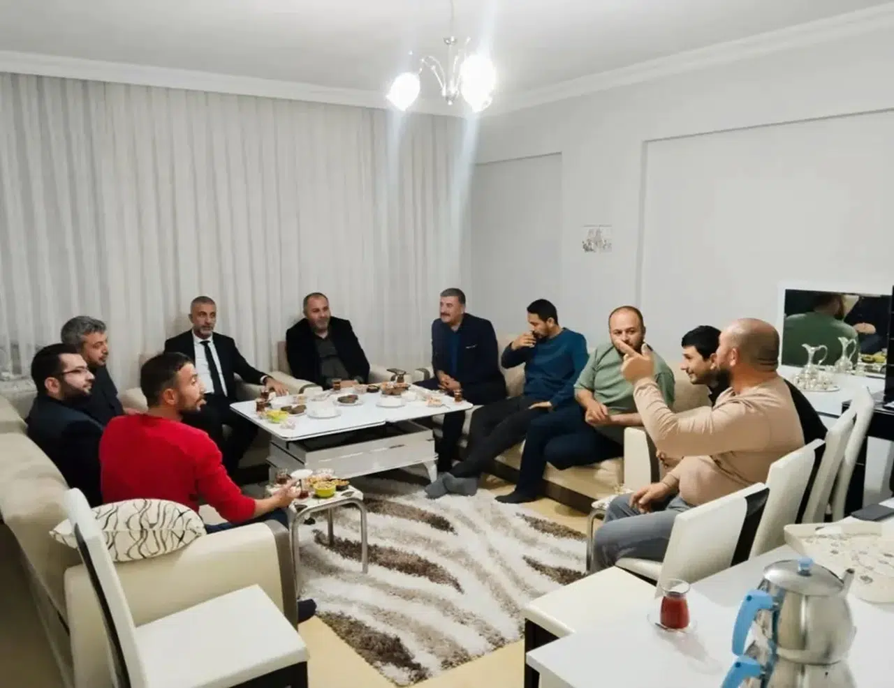 MHP’den ‘Hayırlı Günler Komşum’ Ziyareti