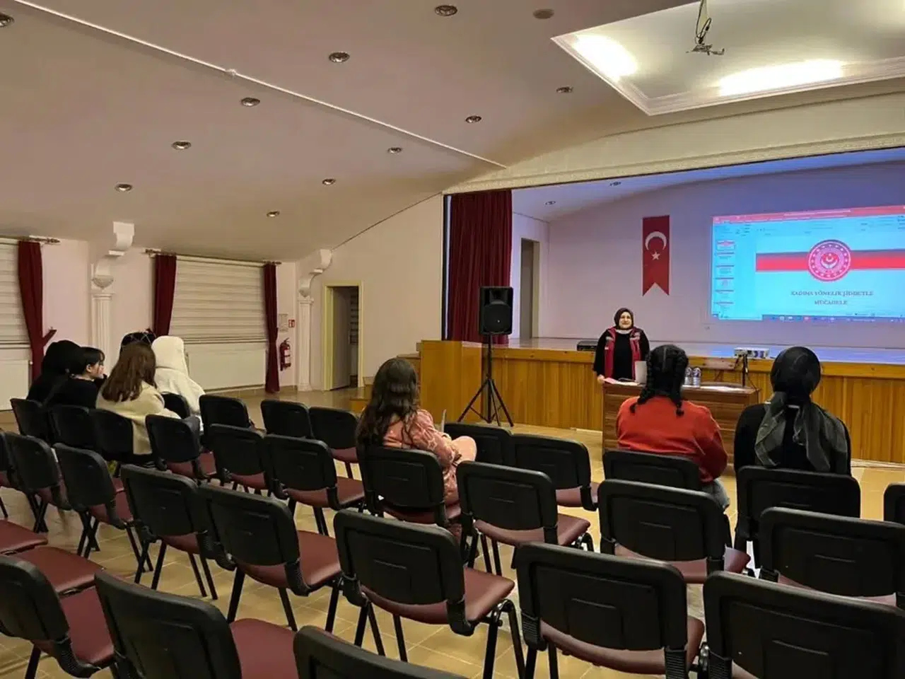 KYK Öğrencilerine Kadına Şiddetle Mücadele Semineri